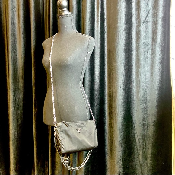 Prada pouch crossbody bag or shoulder bag with chains - Picture 2 of 16